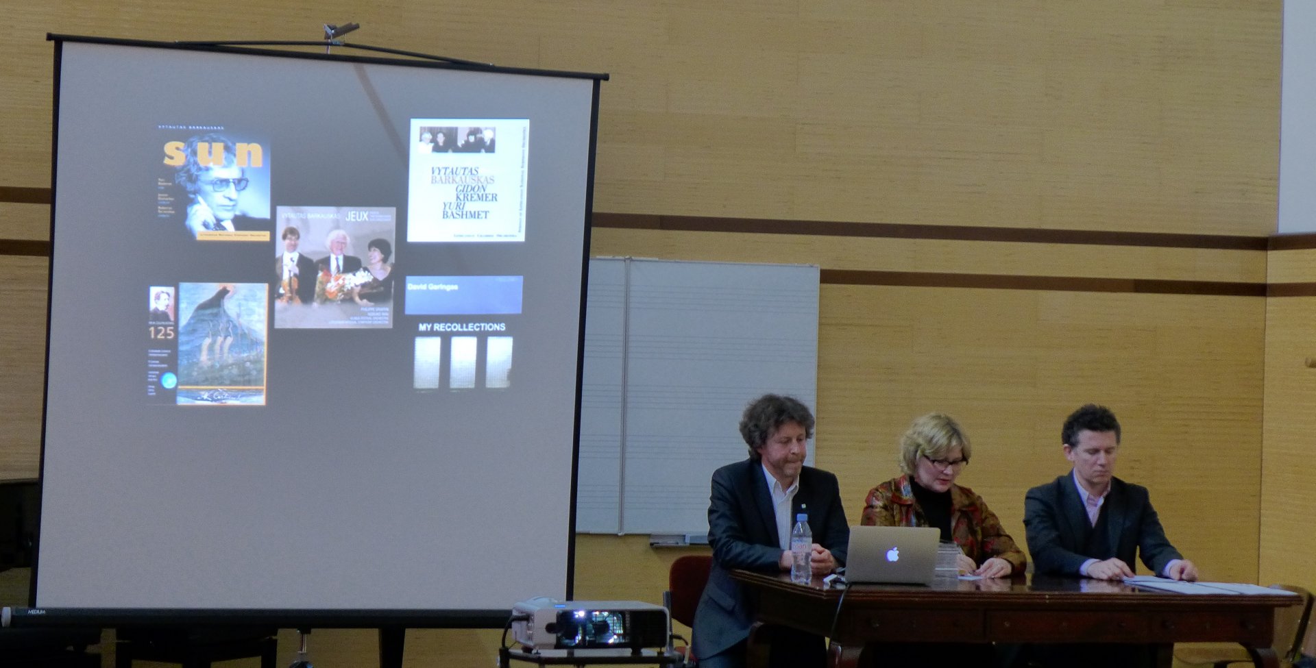 Pianistas R.Zubovas surengė paskaitą, kurioje konservatorijos dėstytojams ir studentams visapusiškai pristatė įvairių laikotarpių ir stilių lietuvišką muziką.